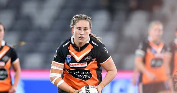 NRLW 2022: Parramatta Eels, Emily Curtain, twin's path to NRLW driven ...