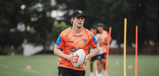 Ackland leaves law behind to join Wests Tigers