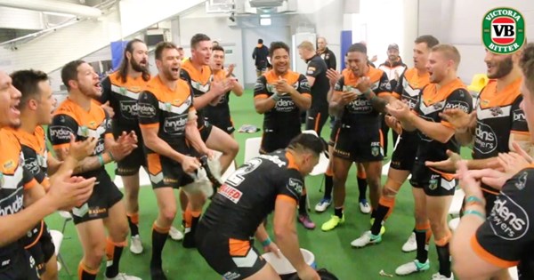 Sing the team song with the boys! | Wests Tigers