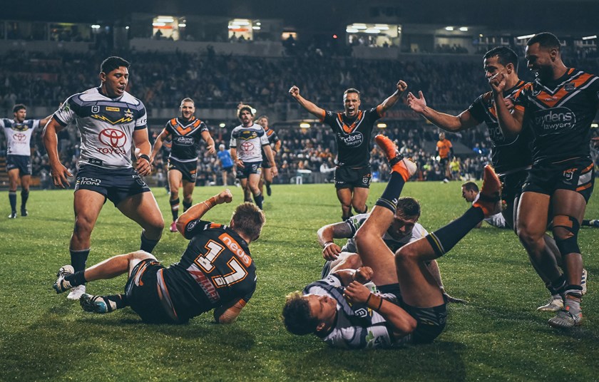 Chris Lawrence scores his first try of 2019 against the Cowboys in Round 20