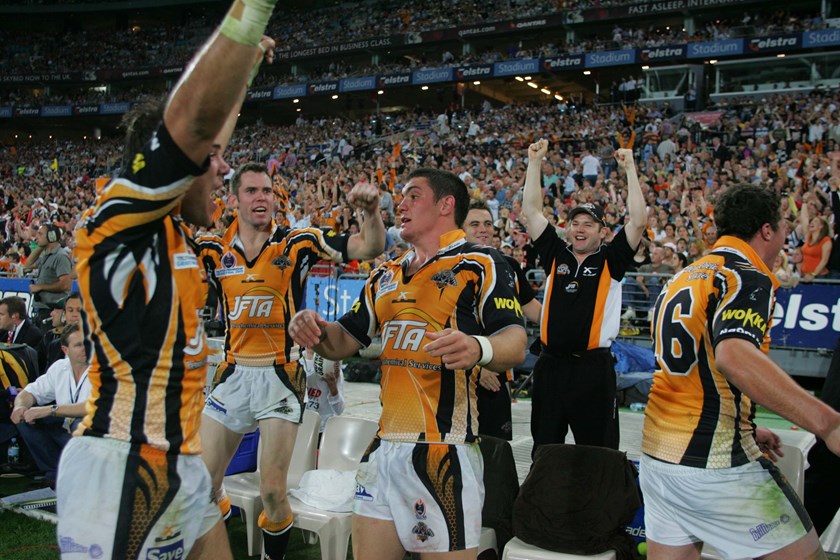 Magic Moment: 2005 Grand Final — Benji's flick to Pat Richards