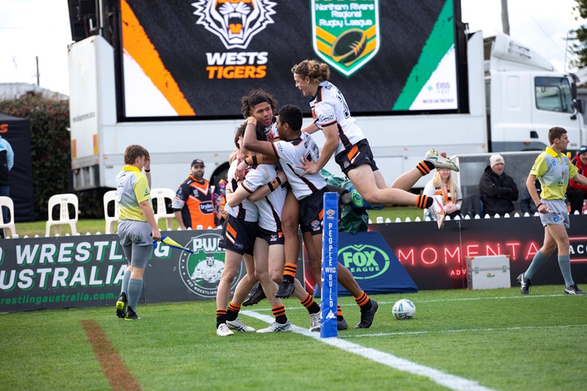 Tamworth witnesses superb match between Wests Tigers and Knights