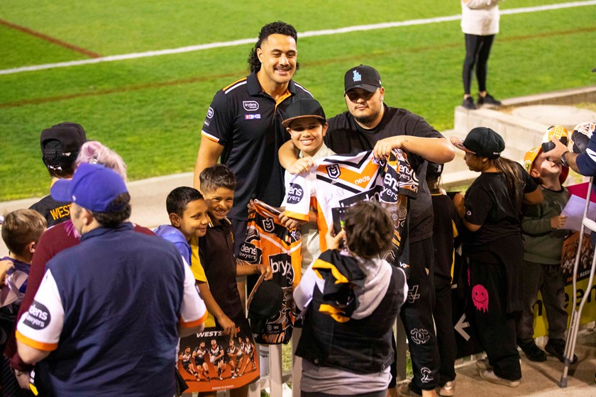 Tamworth witnesses superb match between Wests Tigers and Knights