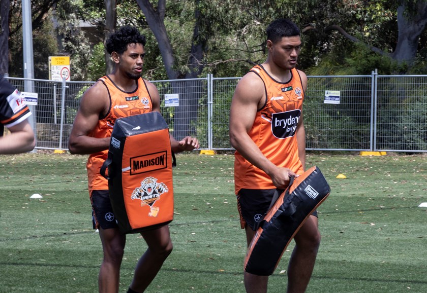 Jahream Bula alongside Stefano Utoikamanu in pre-season training 