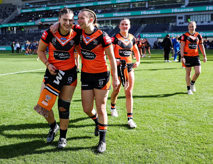 Osborne with teammate Josie Lenaz after debut against the Eels 